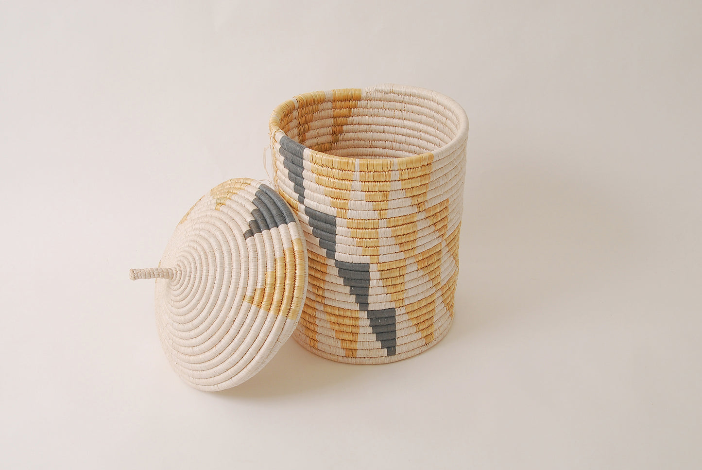 Kitawaro Storage Basket with Lid (3 sizes)