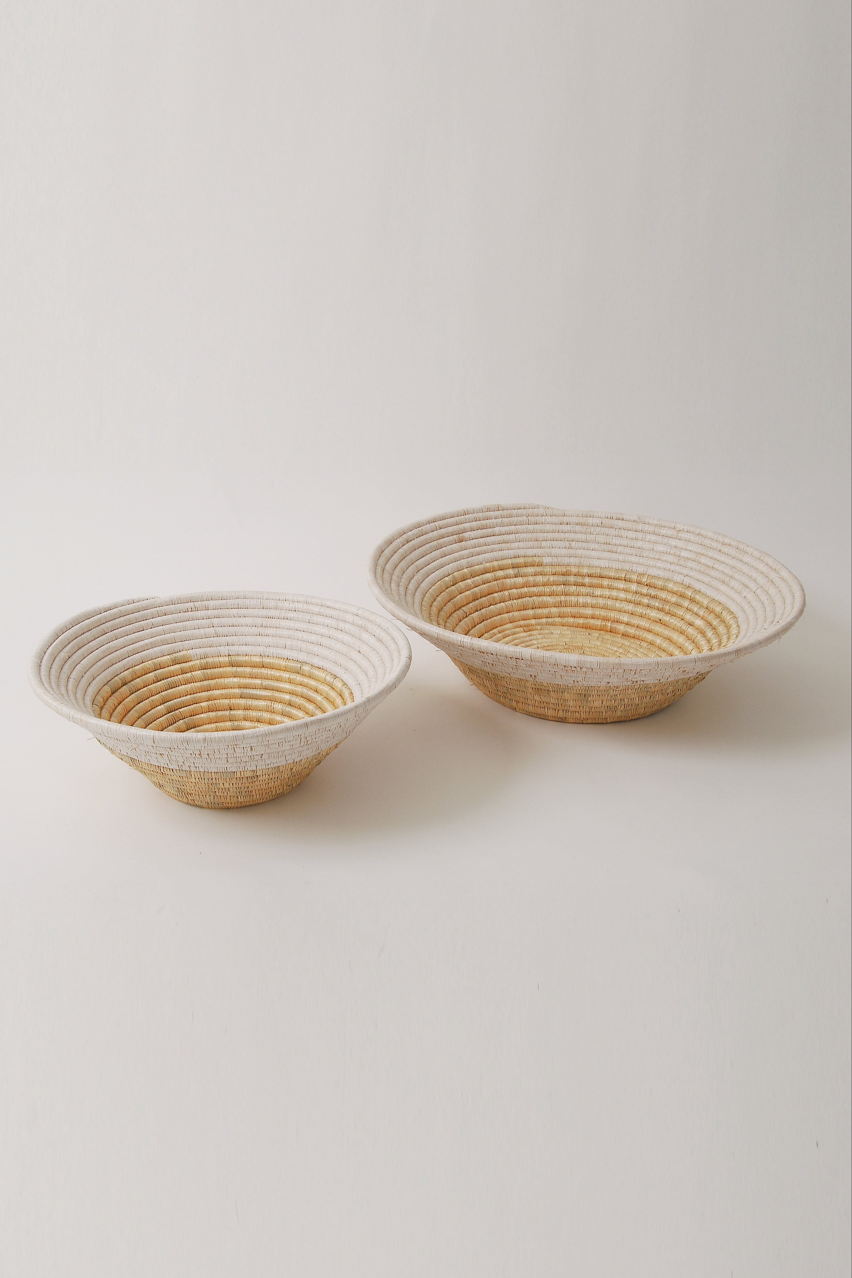Tabletop Woven Basket White Accent (2 Sizes)