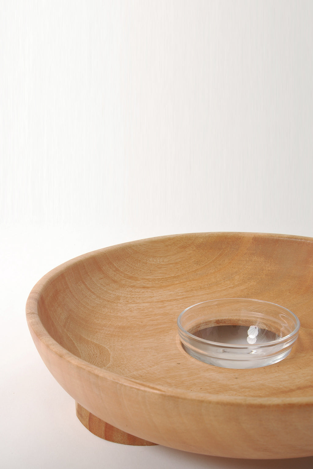 Mango Round Footed Serving Tray with Glass Bowl