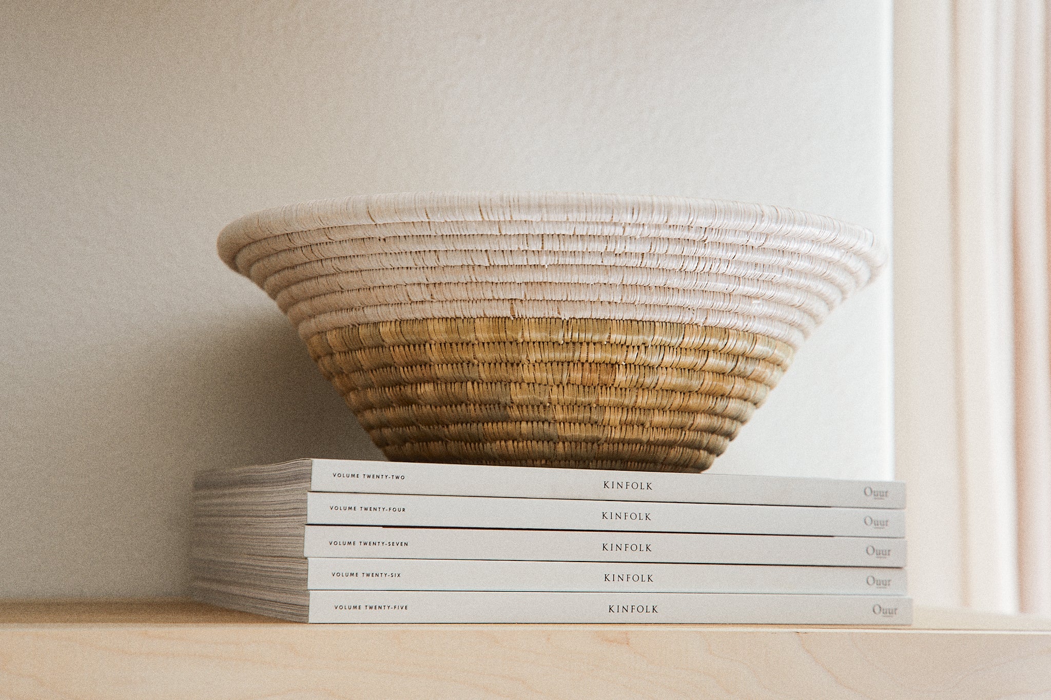 Tabletop Woven Basket White Accent (2 Sizes)
